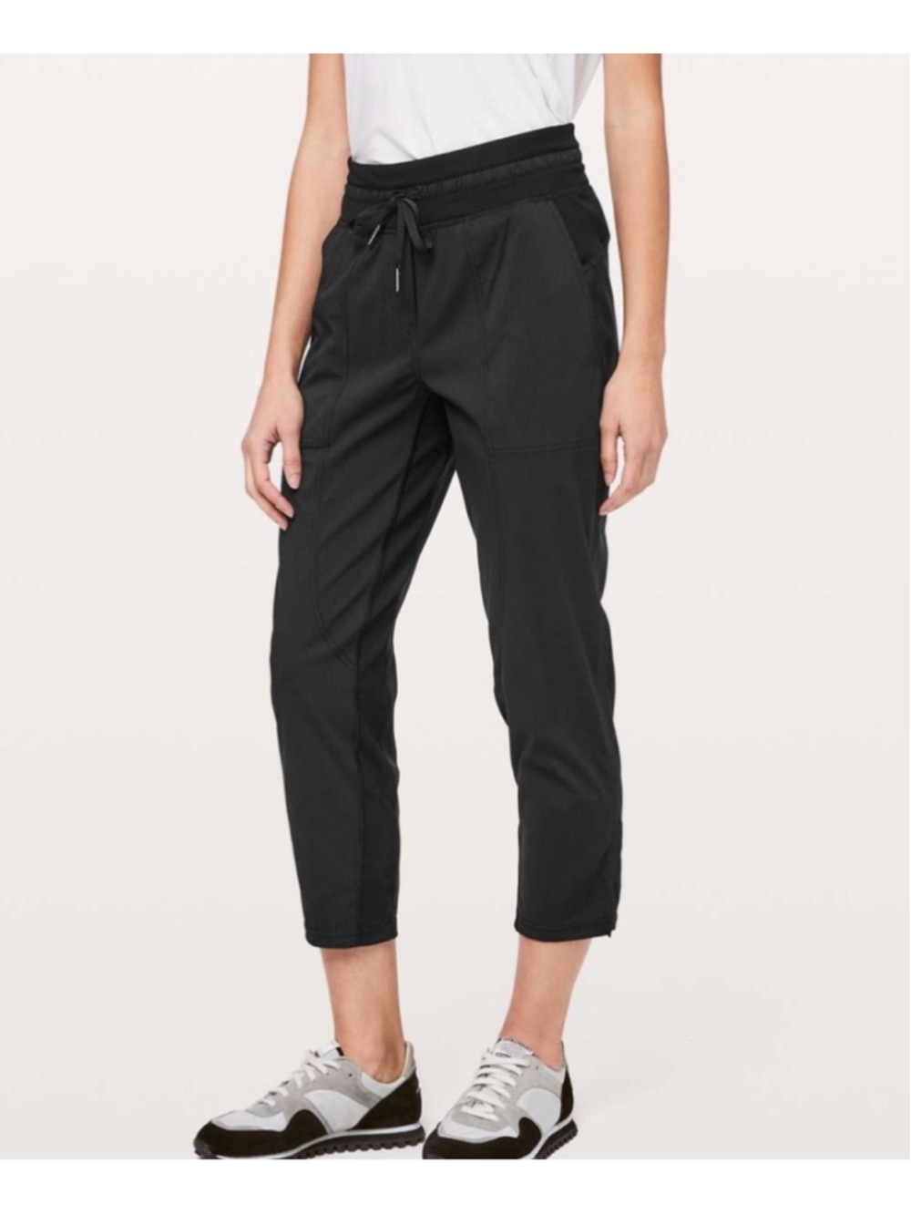 Women's Lululemon Dance Studio Crop Pants Size 4 Black